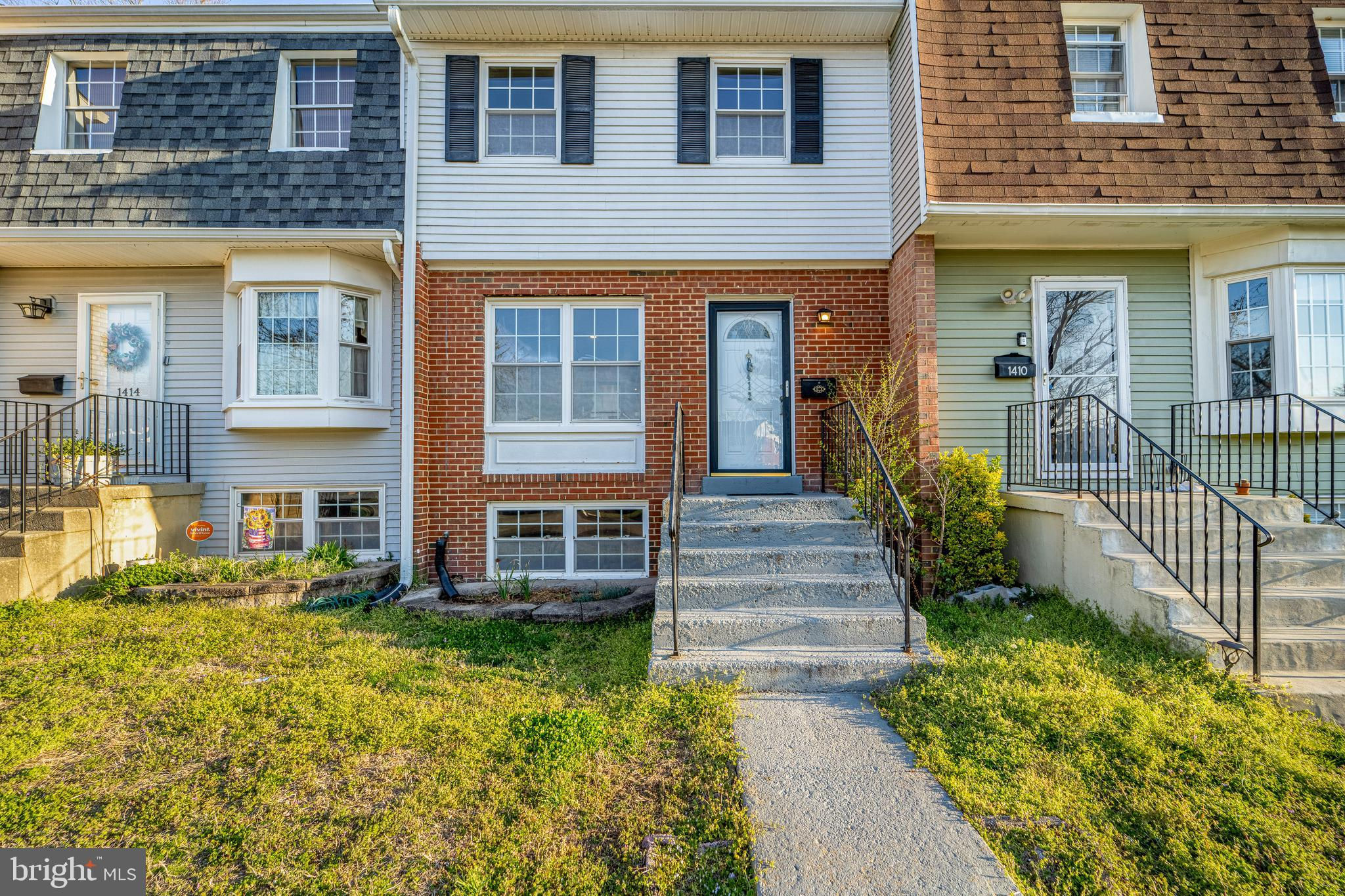 1412 Cottonwood Court, Woodbridge, VA 22191 is now new to the market!