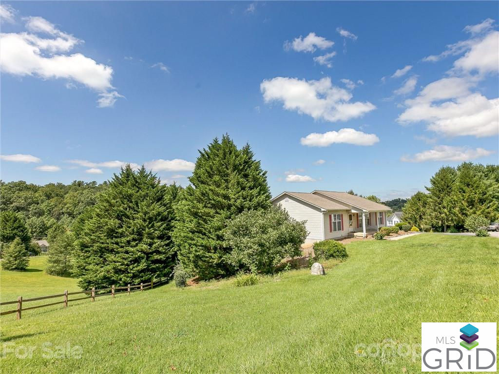 162 Kennedy Road, Weaverville, NC 28787