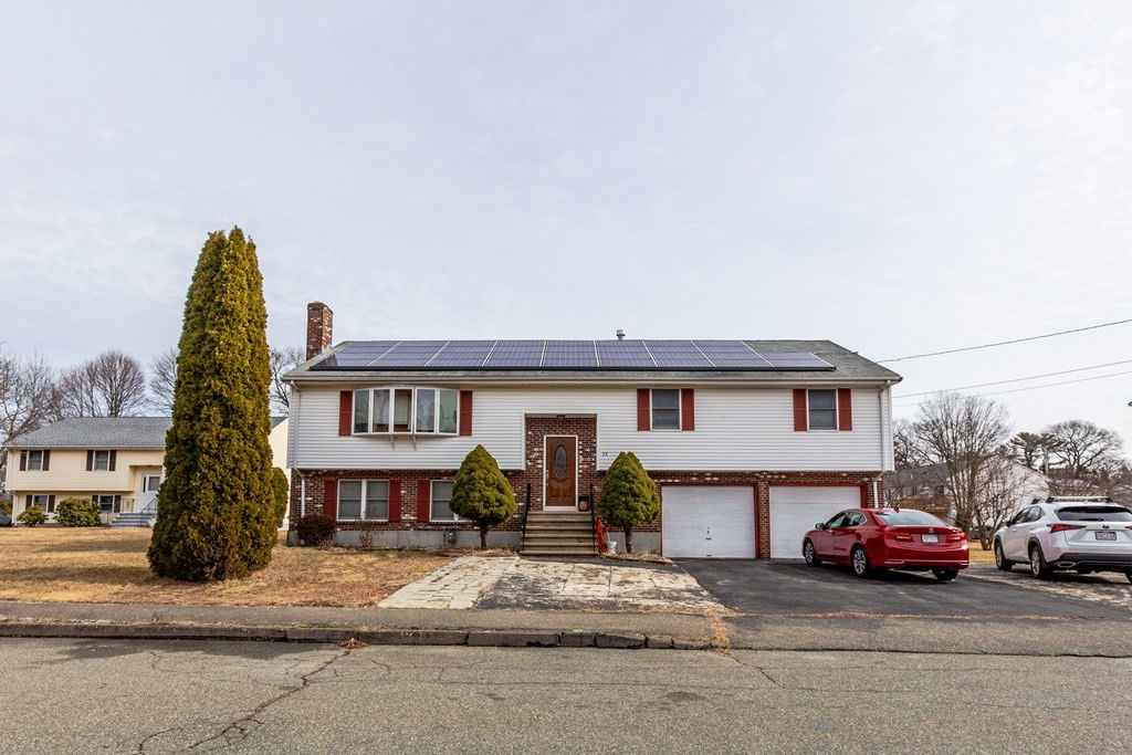 33 Reilly Dr, Randolph, MA 02368