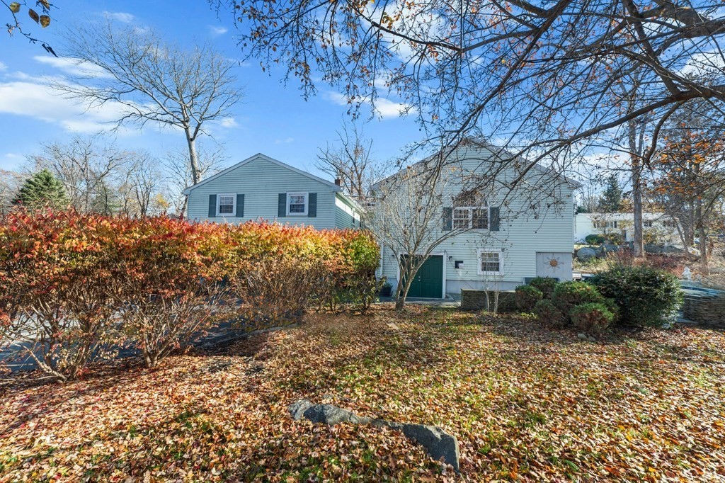 29 Woodlawn Rd, Randolph, MA 02368