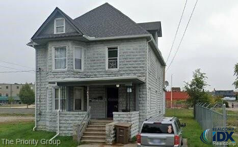 64 Pine Street, Pontiac, MI 48342