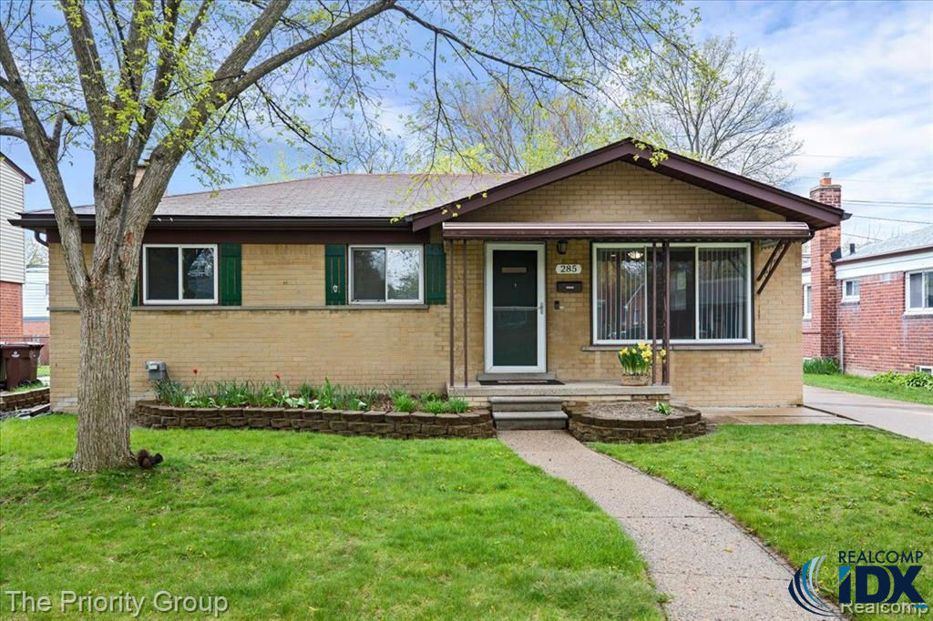 285 Royal Park Lane, Madison Heights, MI 48071