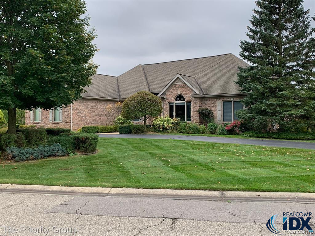 3301 Country Creek Drive, Oakland twp, MI 48306