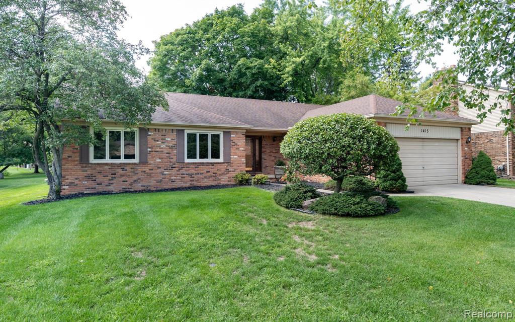 1415 Royal Crescent, Rochester Hills, MI 48306