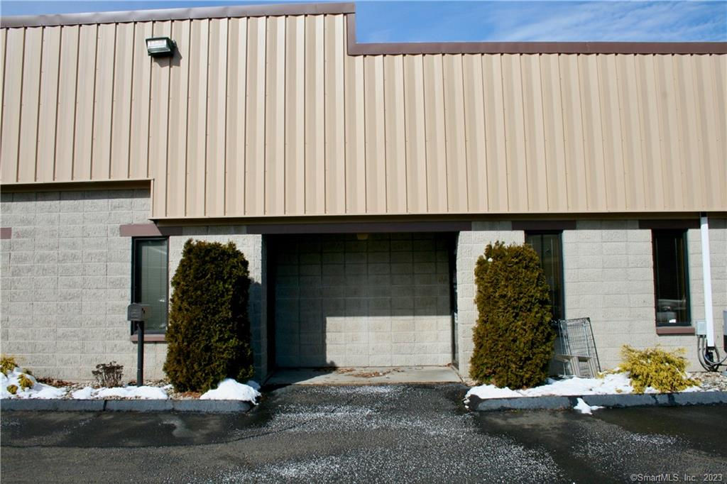 63 N Plains Industrial Road, Wallingford, CT 06492