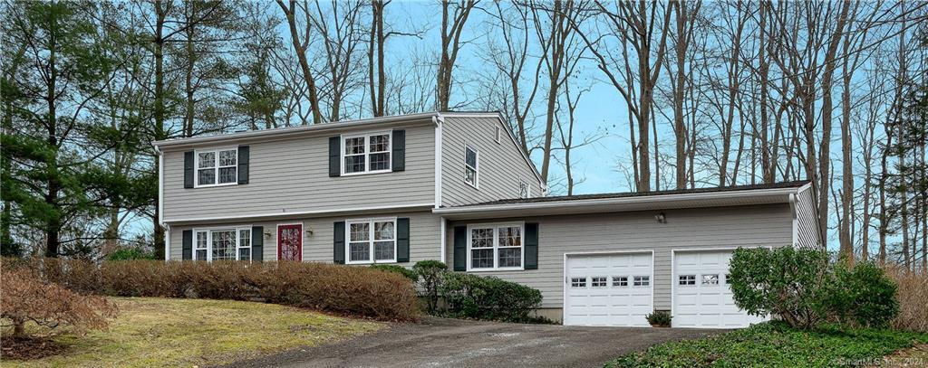 43 Walnut Lane, North Branford, CT 06472