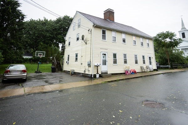 23-25 Church St, Blackstone, MA 01504