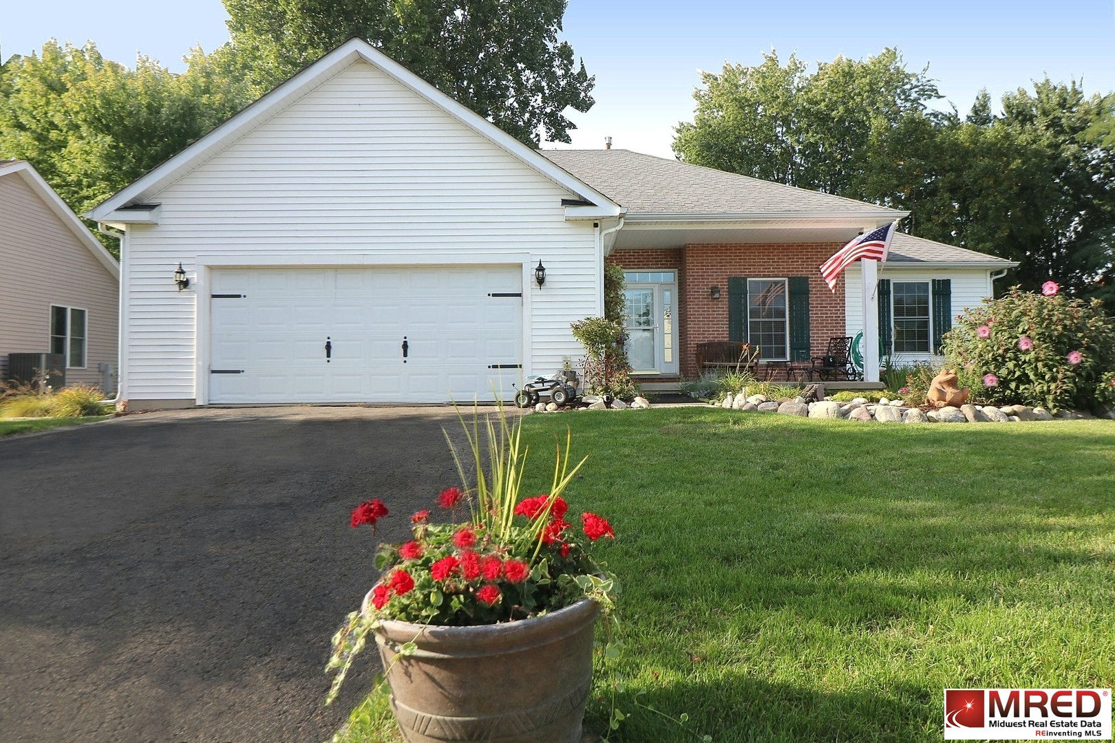 161 Clover Chase Circle, Woodstock, IL 60098