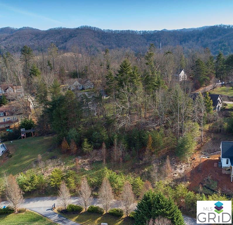 25 Old Farm House Road, Weaverville, NC 28787