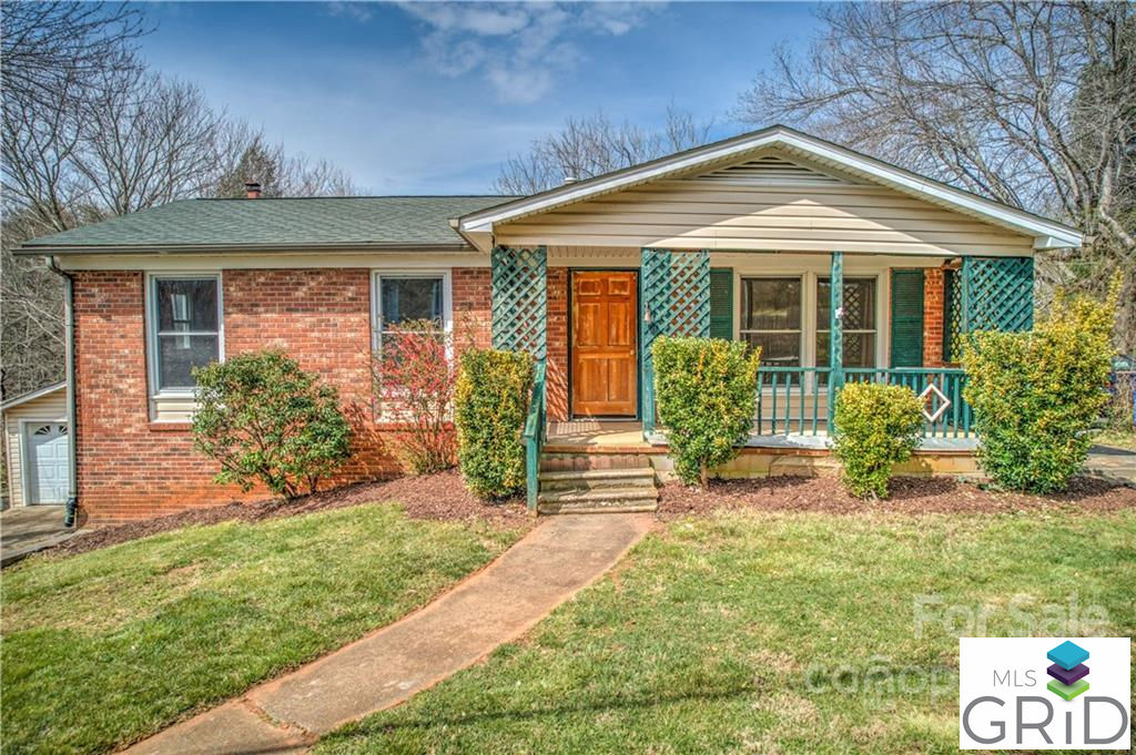 71 Cub Road, Asheville, NC 28806