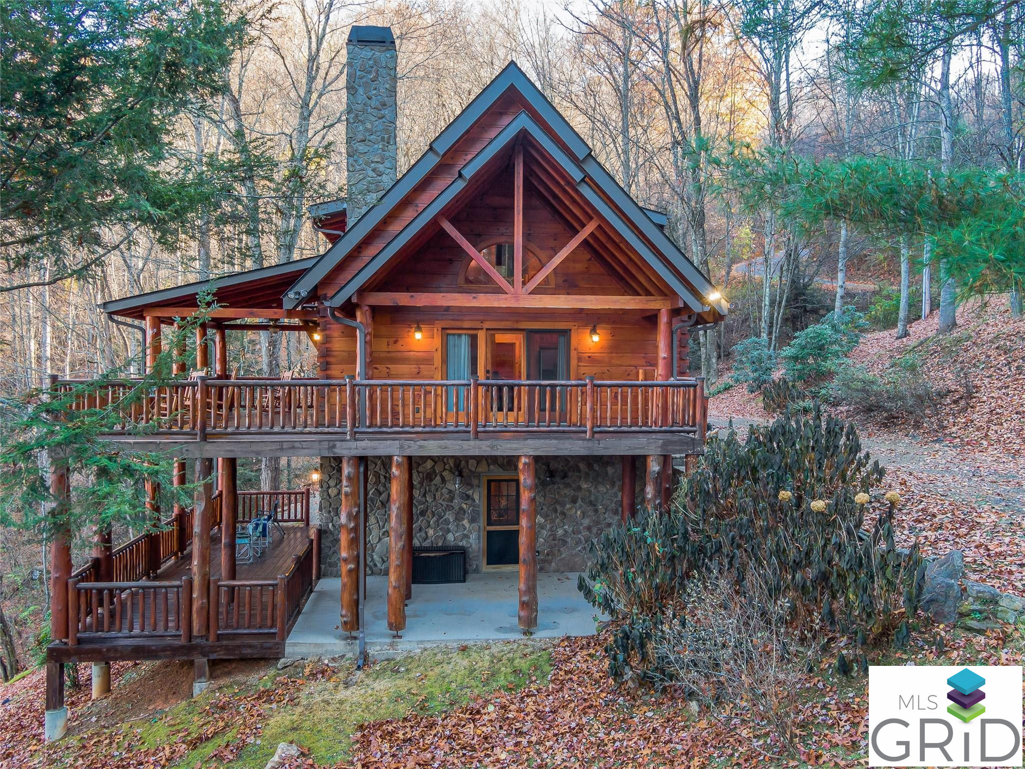 725 Point Of View Drive, Waynesville, NC 28785