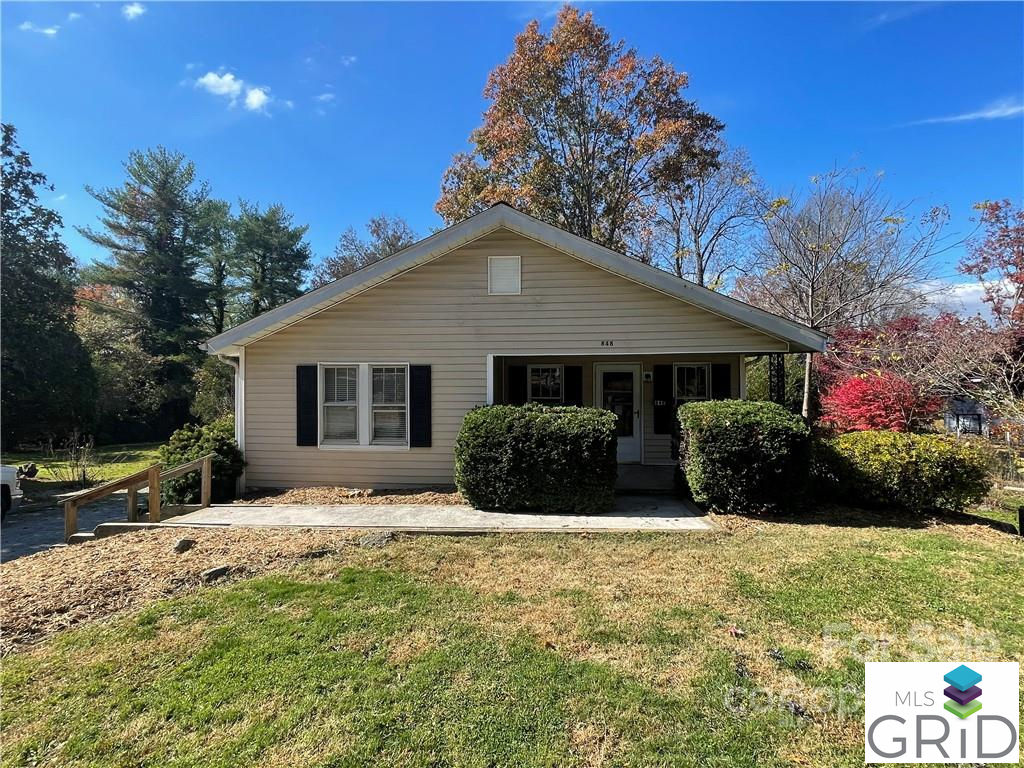 848 Mount Airy Street, Hendersonville, NC 28792