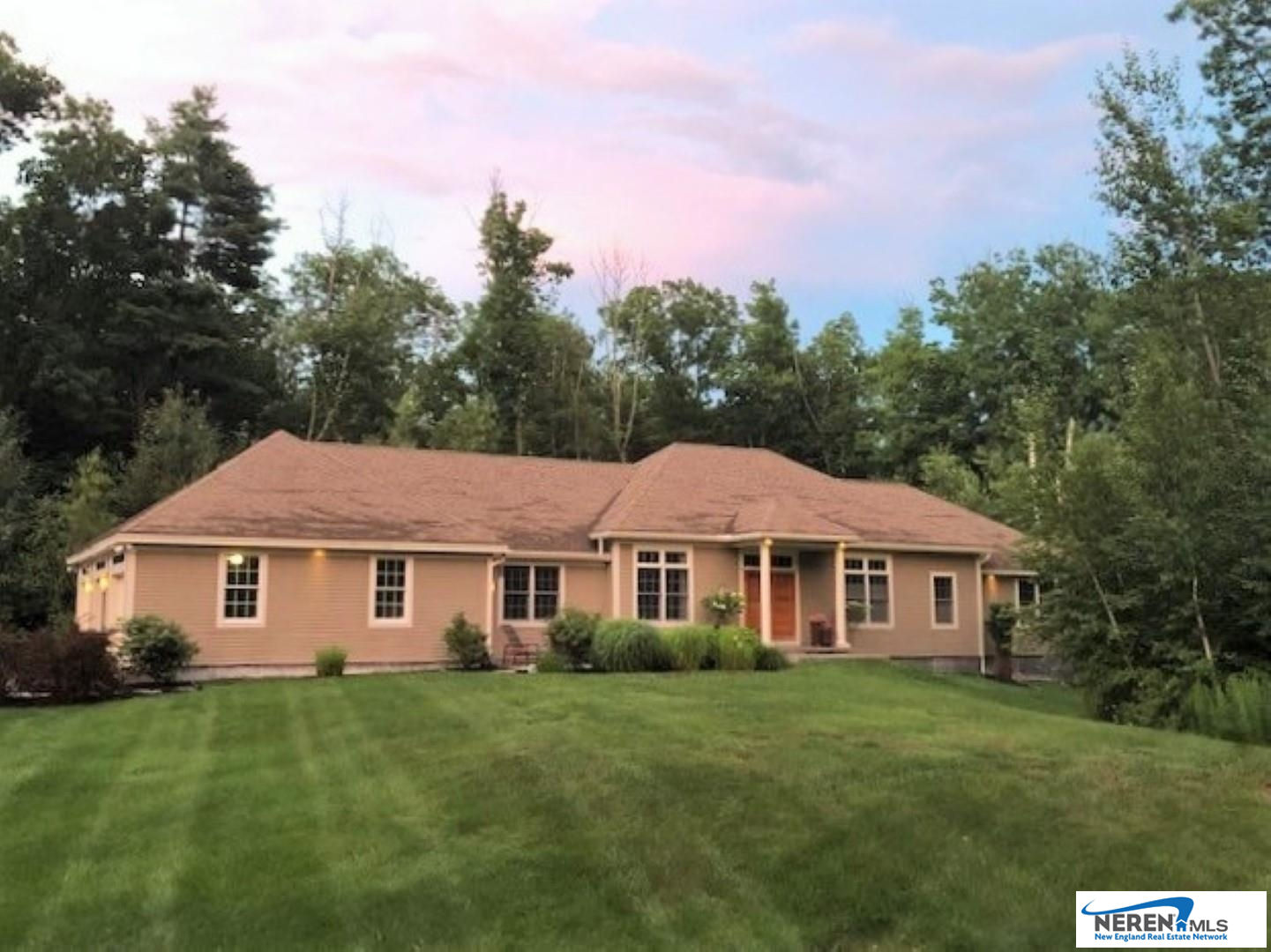 9 Linwood Lane, Stratham, NH 03885