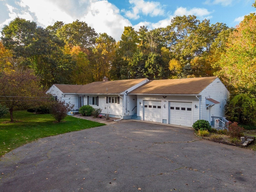 206 Brimfield Rd, Monson, MA 01057