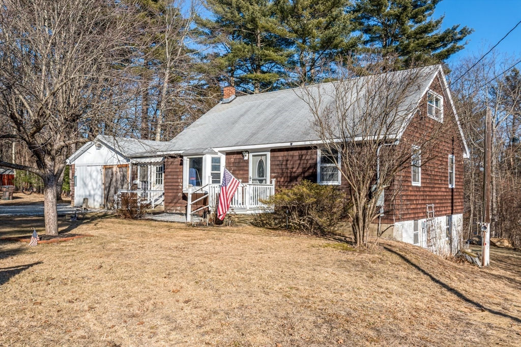 120 Cedar St, Sturbridge, MA 01566