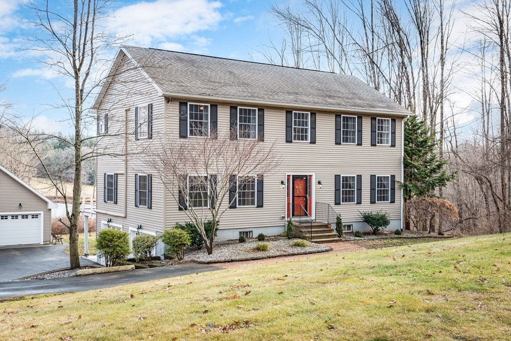 44 Fiskdale Rd, Brookfield, MA 01506