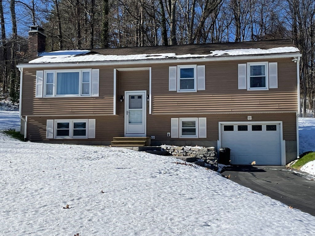 2 Hillside Rd, Leicester, MA 01611