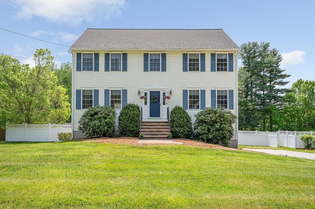 121 Fox Run Drive, Tewksbury, MA 01876