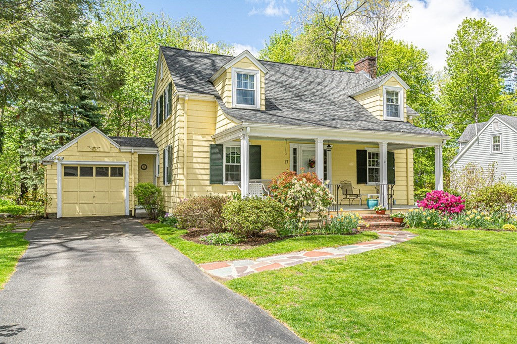 17 Pine Ridge Road, Reading, MA 01867