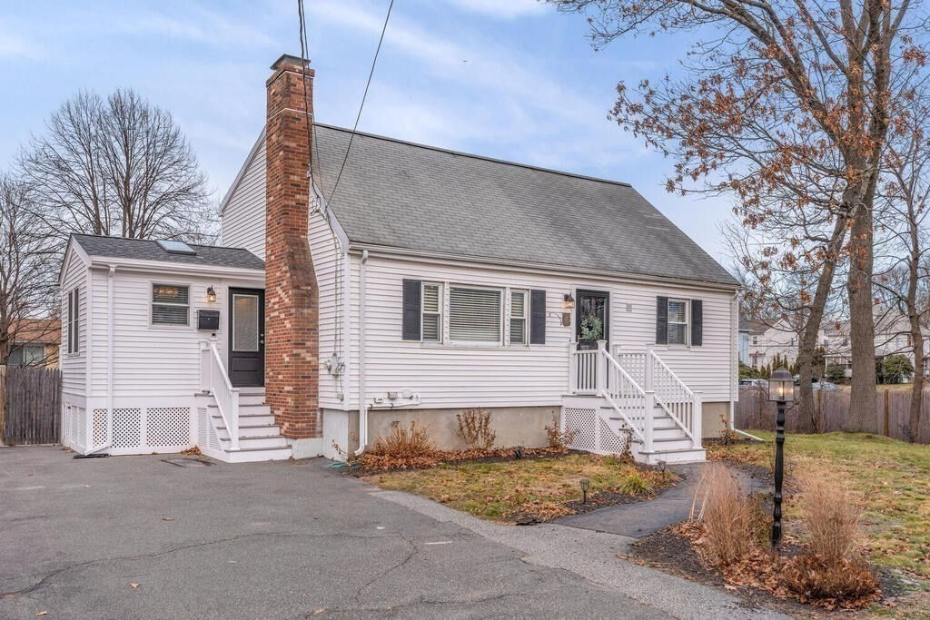 6 Lakeview Avenue, Reading, MA 01867