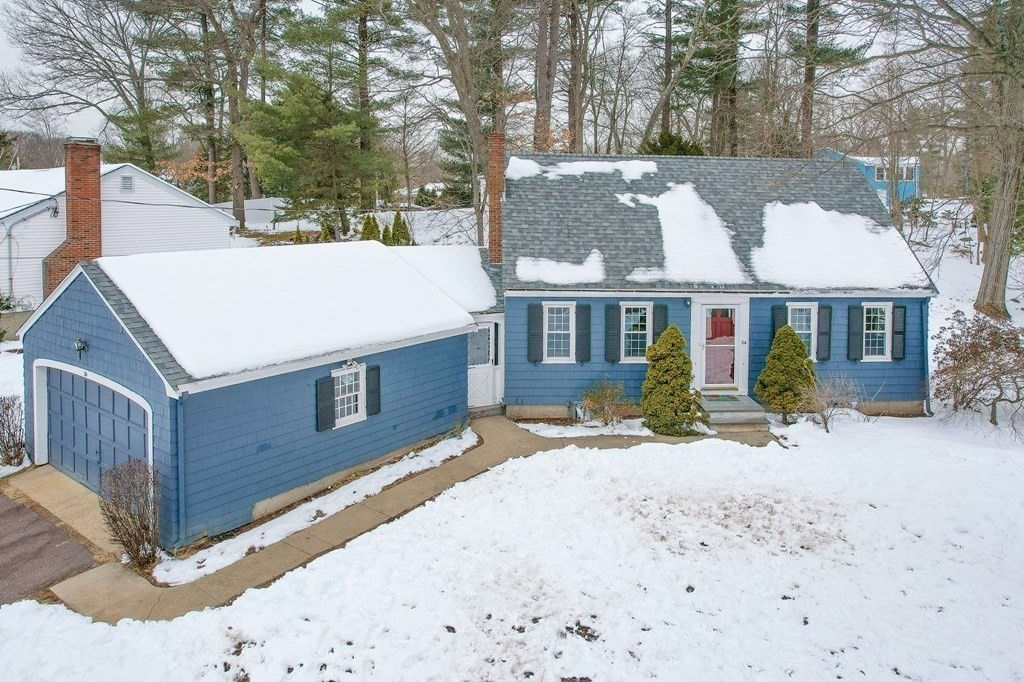 34 Putnam Road, Reading, MA 01867