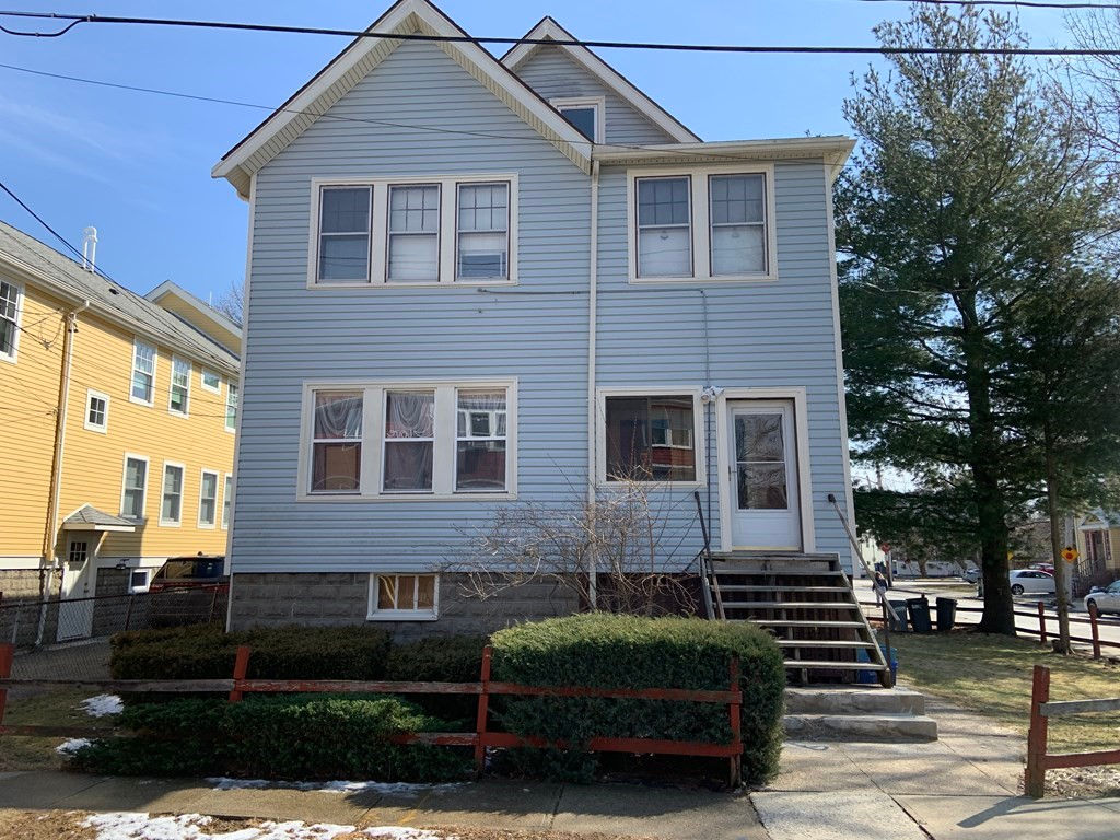 118-120 Milton St 3, Arlington, MA 02474