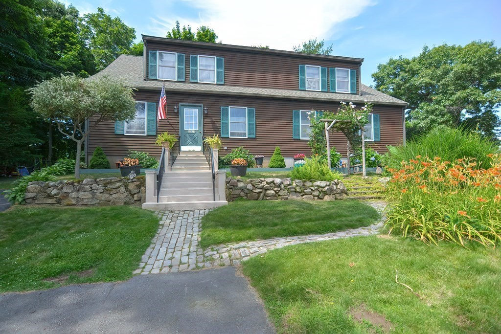 16 Winnegance Ave, Peabody, MA 01960