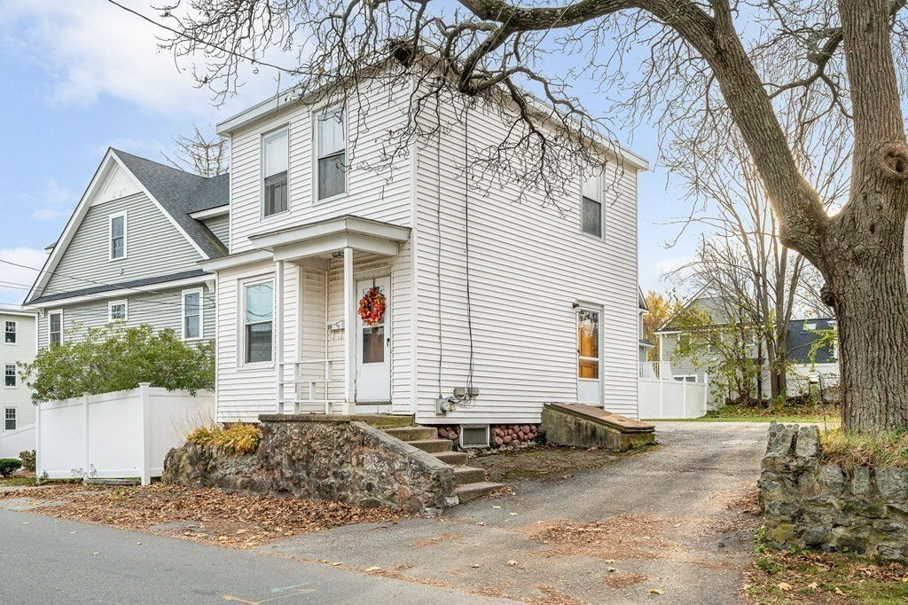 59 1/2 Valley Street, Wakefield, MA 01880