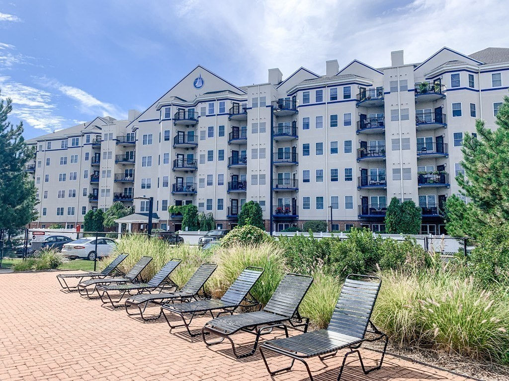 10 Seaport Dr 2508, Quincy, MA 02171