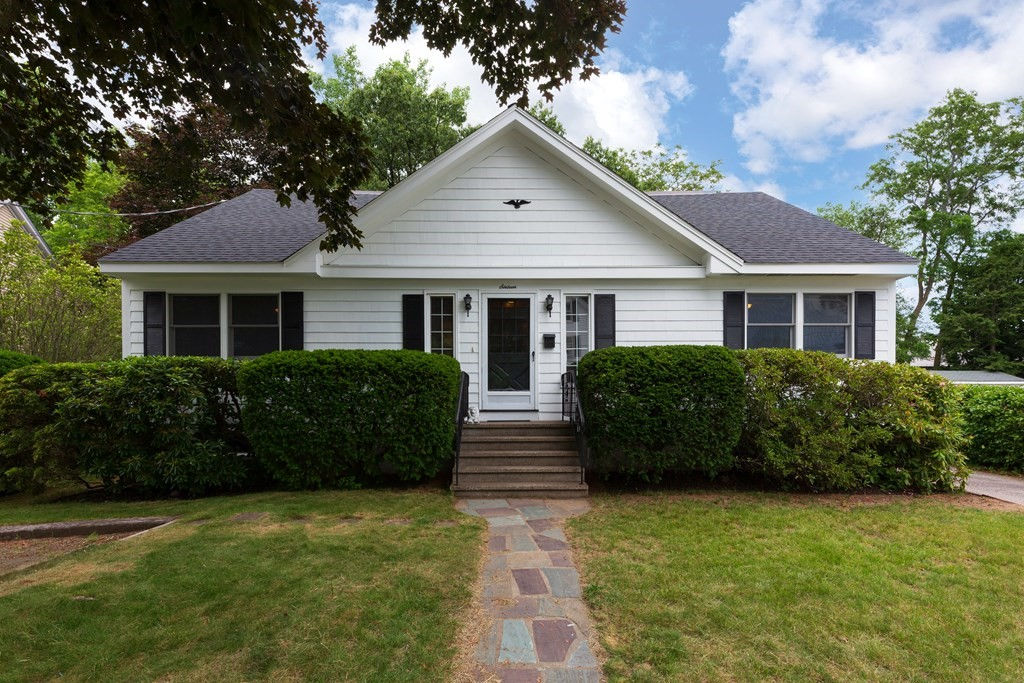 16 Baldwin St, Winchester, MA 01890