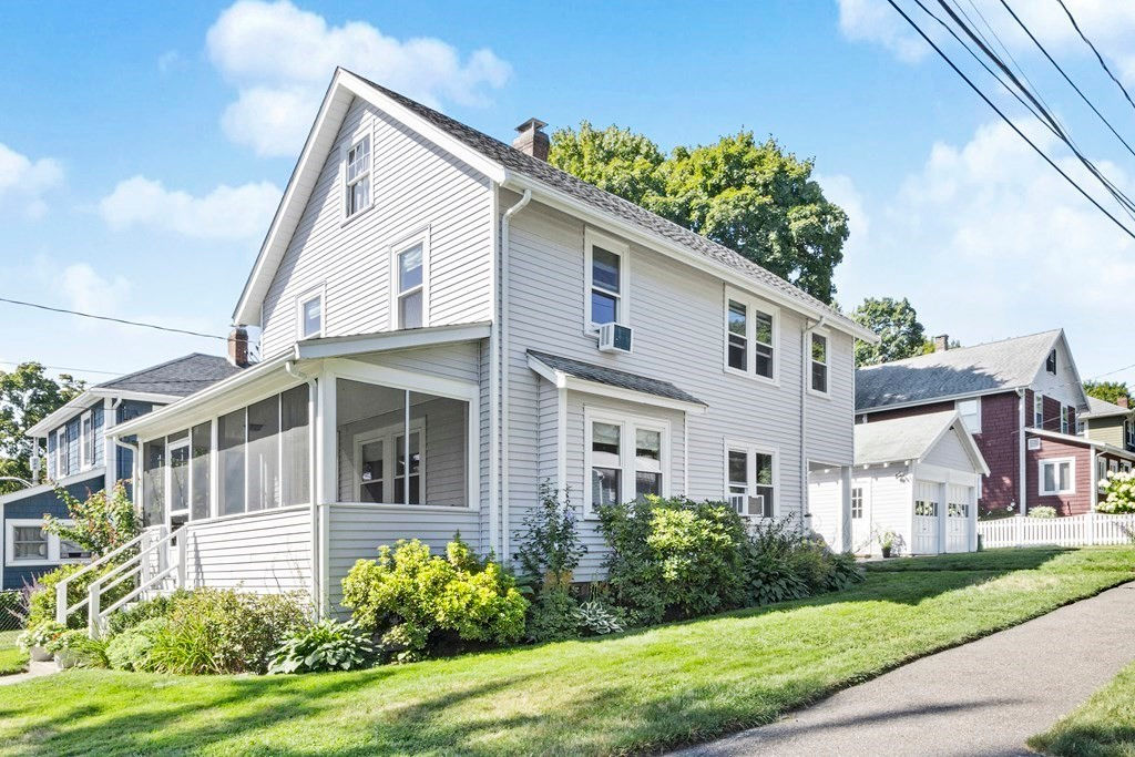 15 Walnut St, Wakefield, MA 01880