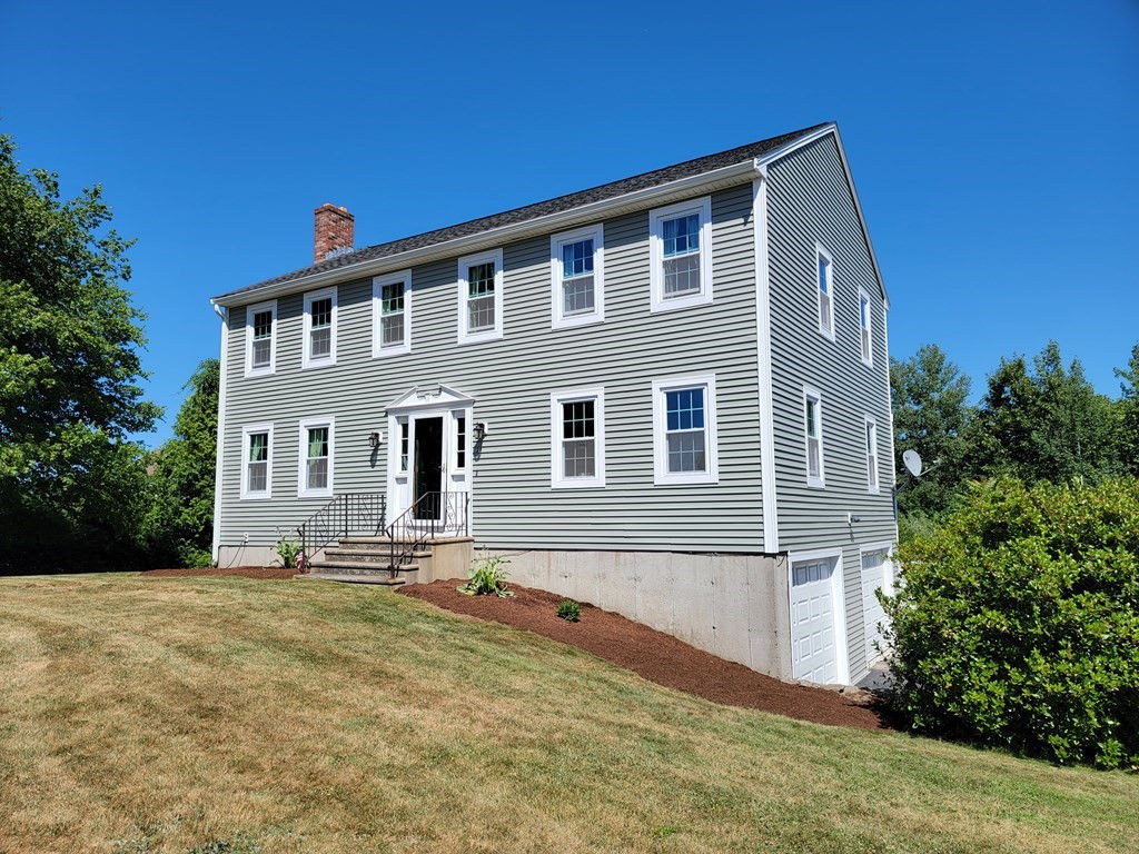 25 Hanson Rd, Charlton, MA 01507