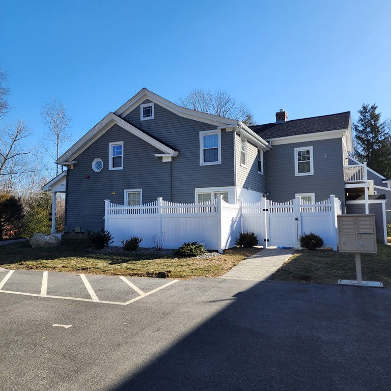 255 Union St 2, Walpole, MA 02032