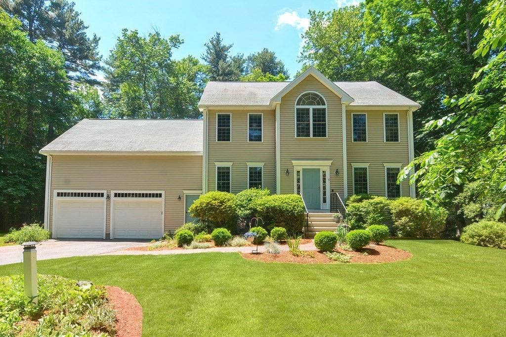 5 Tanglewood Dr, Franklin, MA 02038