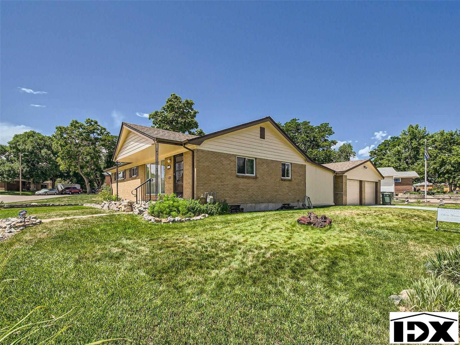 889 Emerson Circle, Northglenn, CO 80233