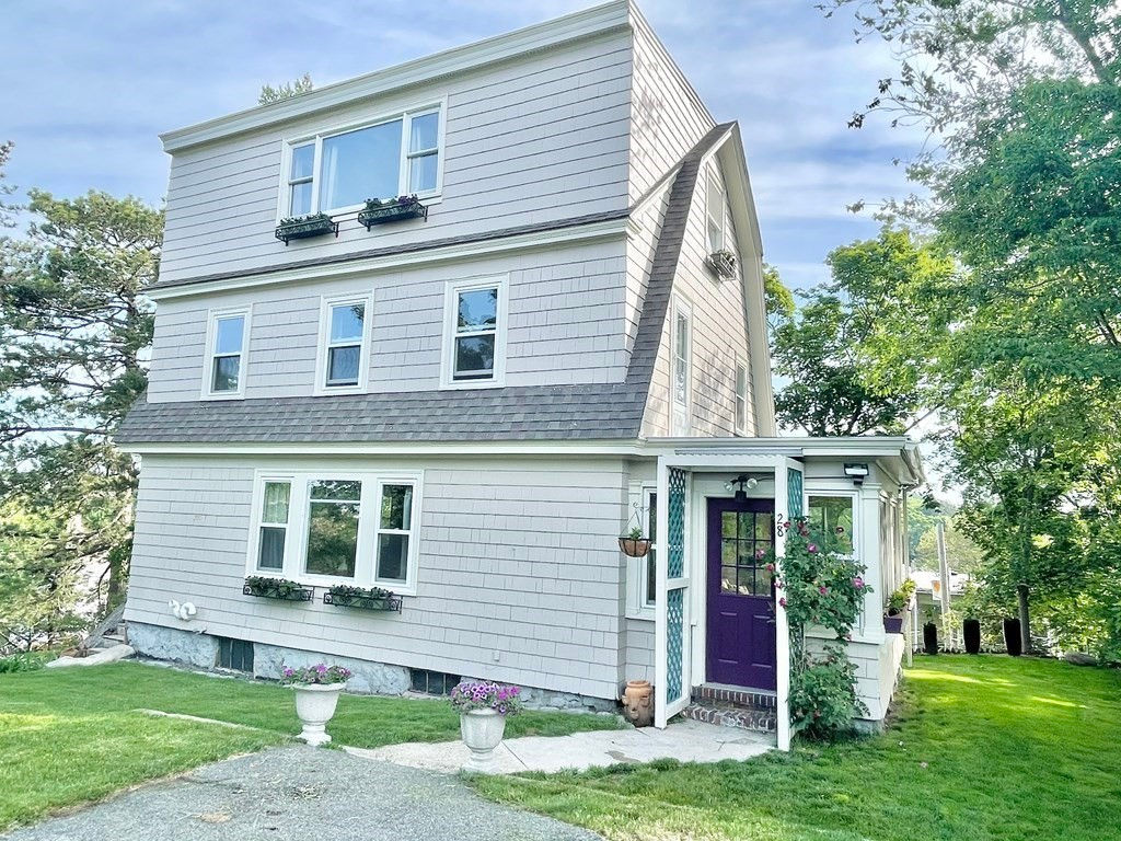 28 Summit Avenue, Lynn, MA 01902