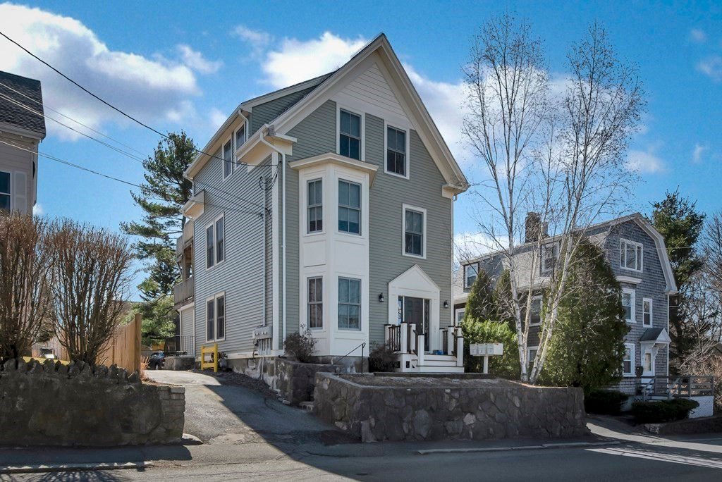 26 Village 2, Marblehead, MA 01945