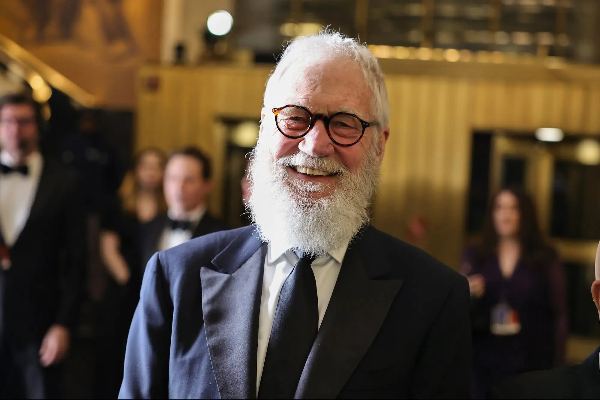 'Great Admiration for What You've Done': David Letterman Surprises 'Nite Show' Live Audience to Help Send Off Retiring Host