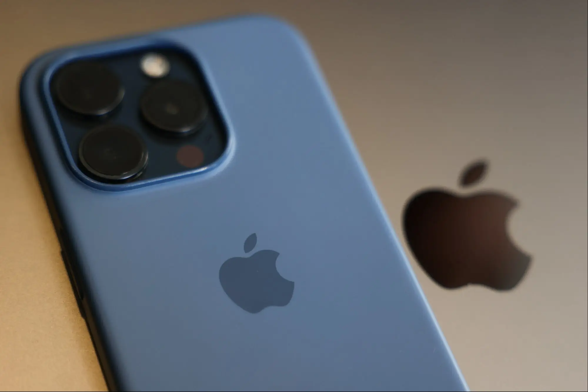 Apple Reportedly Airlifted More than a Million iPhones from India to the U.S.: 'Wanted to Beat the Tariff'