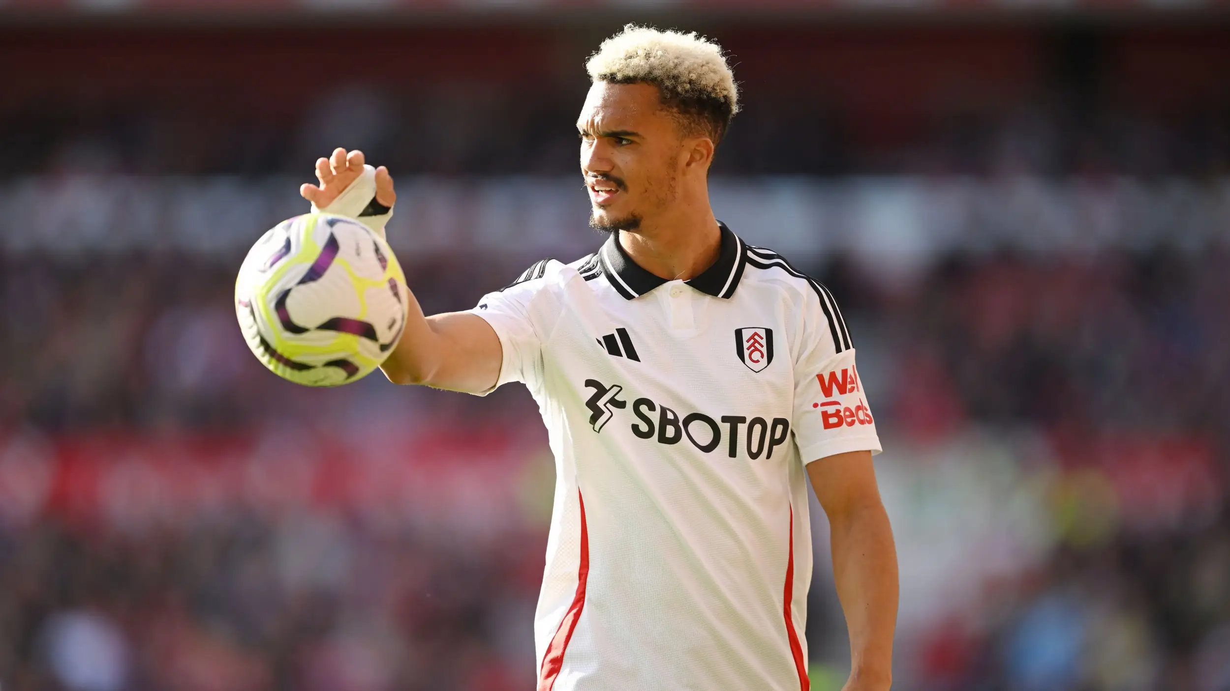 VIDEO: USMNT star Antonee Robinson's assist caps Fulham's incredible comeback win over Brentford