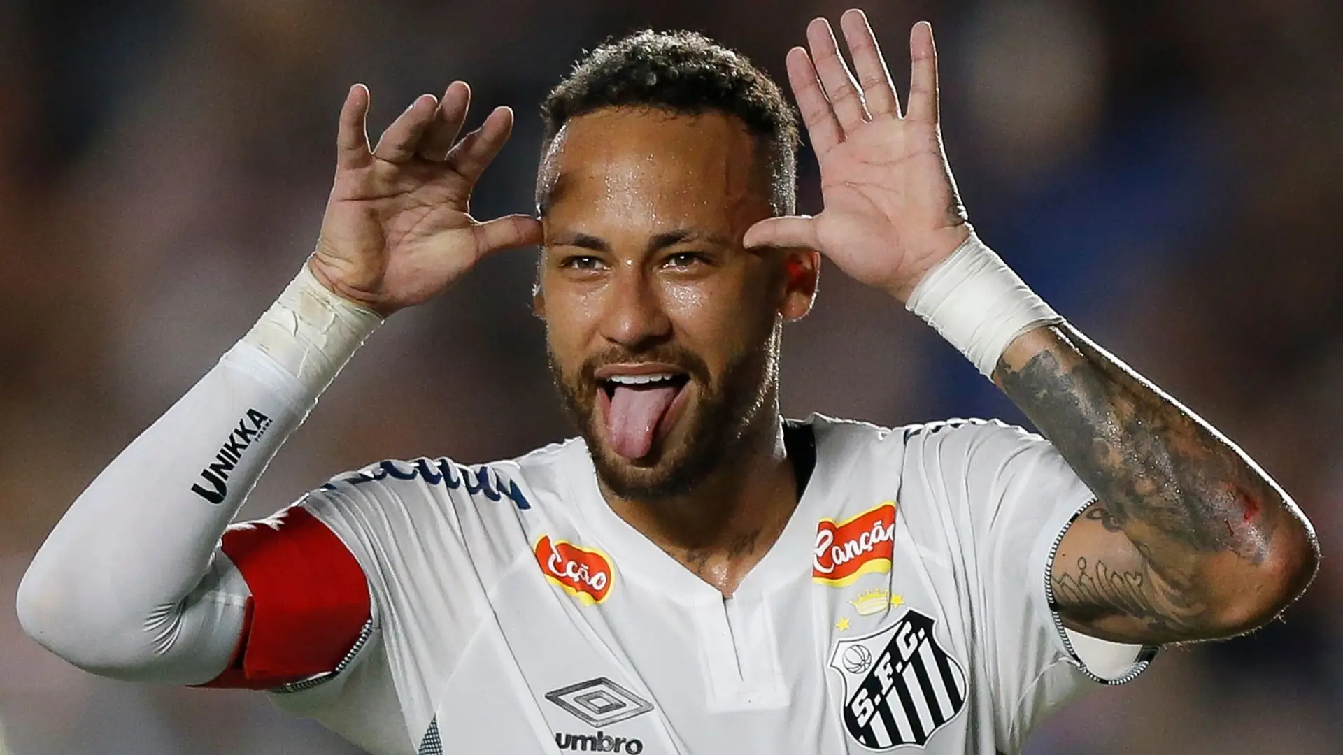 No Lionel Messi reunion for Neymar as Santos star signs new contract