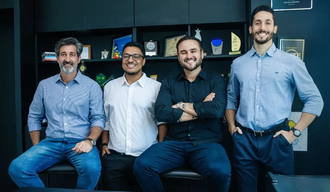Edtech Jovens Gênios capta R$ 11,8M para levar IA à educação