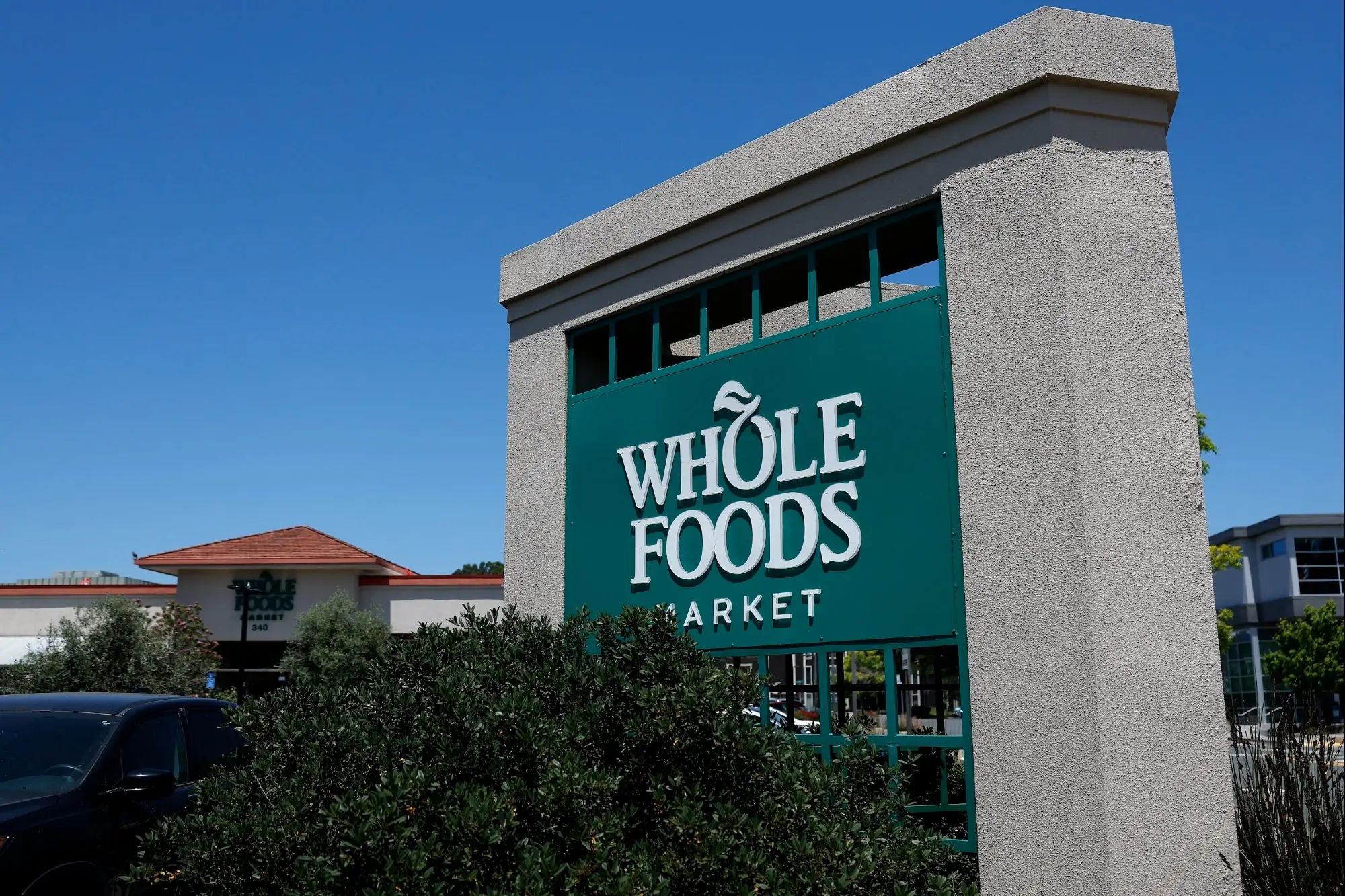 Corporate Whole Foods Staff Will Soon Receive Employment Offers From Amazon