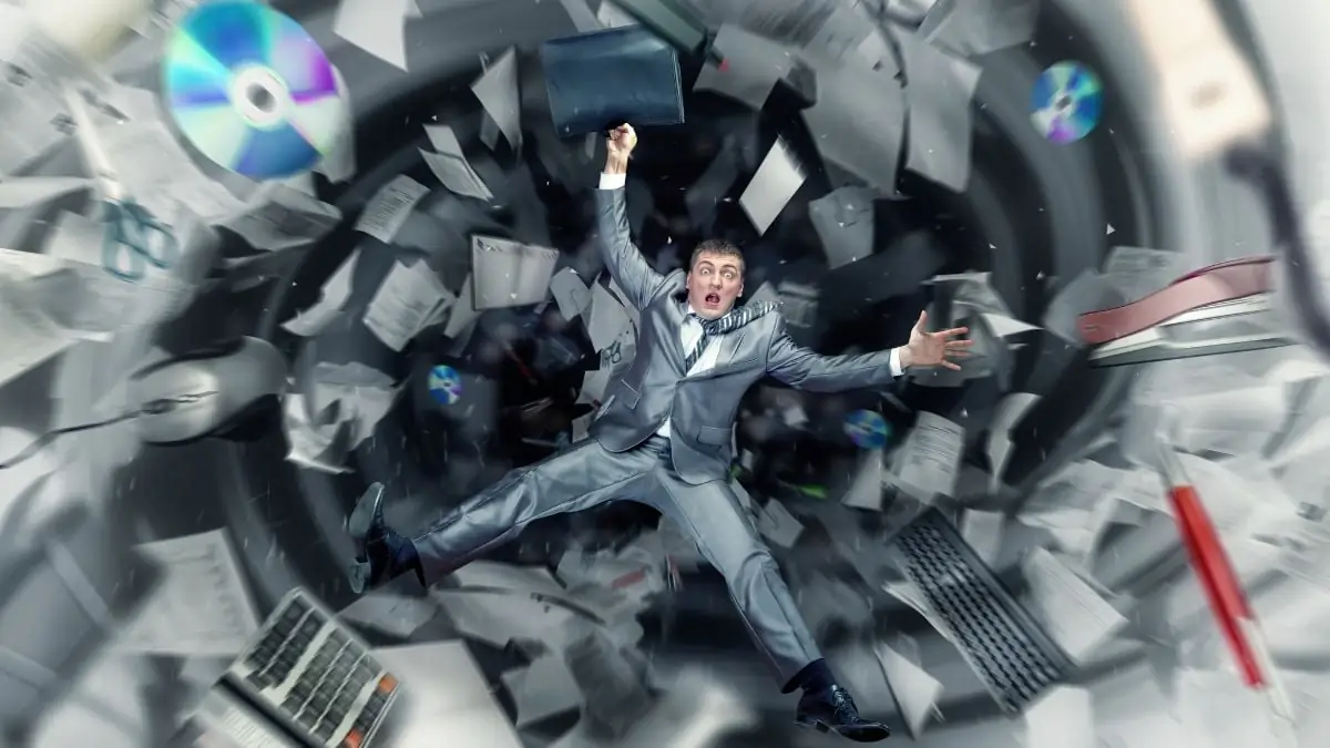 Caos digital: como parar de perder 2 horas por dia entre apps e ferramentas