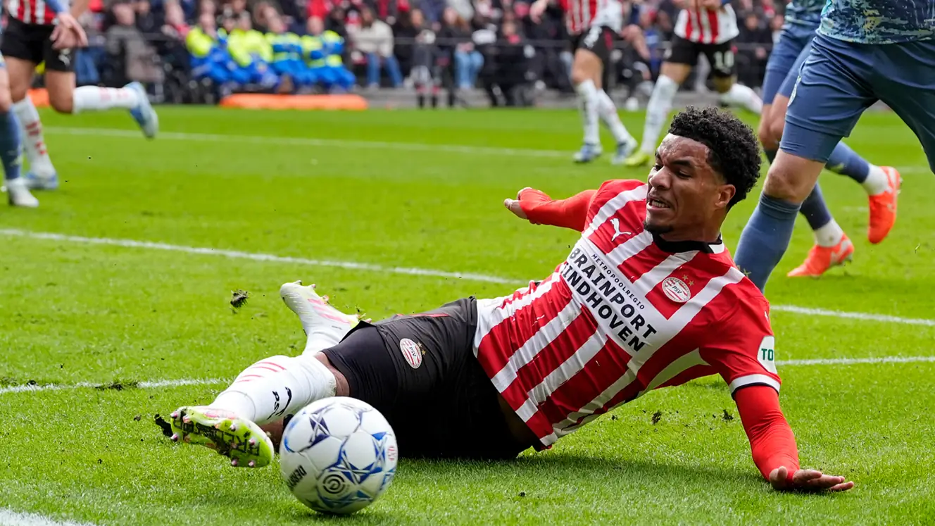 USMNT midfielder Malik Tillman returns from injury, but PSV, Sergino Dest lose ground in Eredivisie title race with Ajax loss
