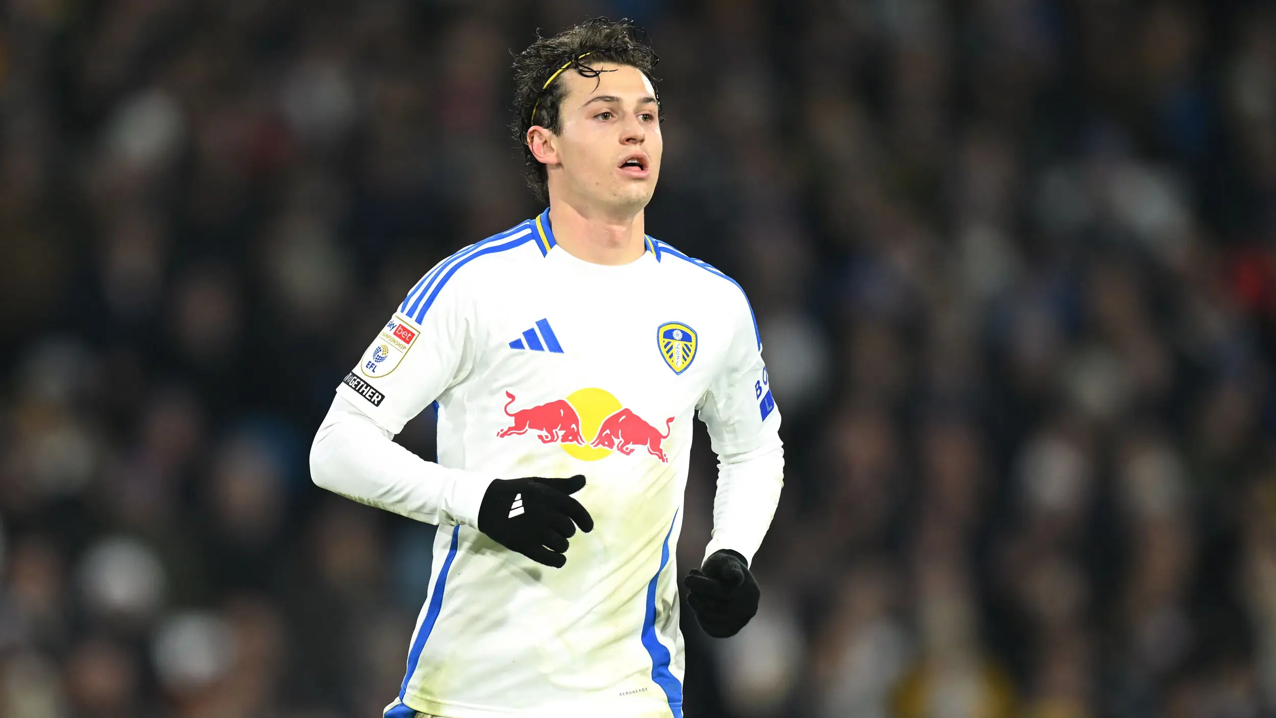 USMNT's Brenden Aaronson and Leeds maintain hold of Championship's top spot after drawing with J.J. Watt's Burnley