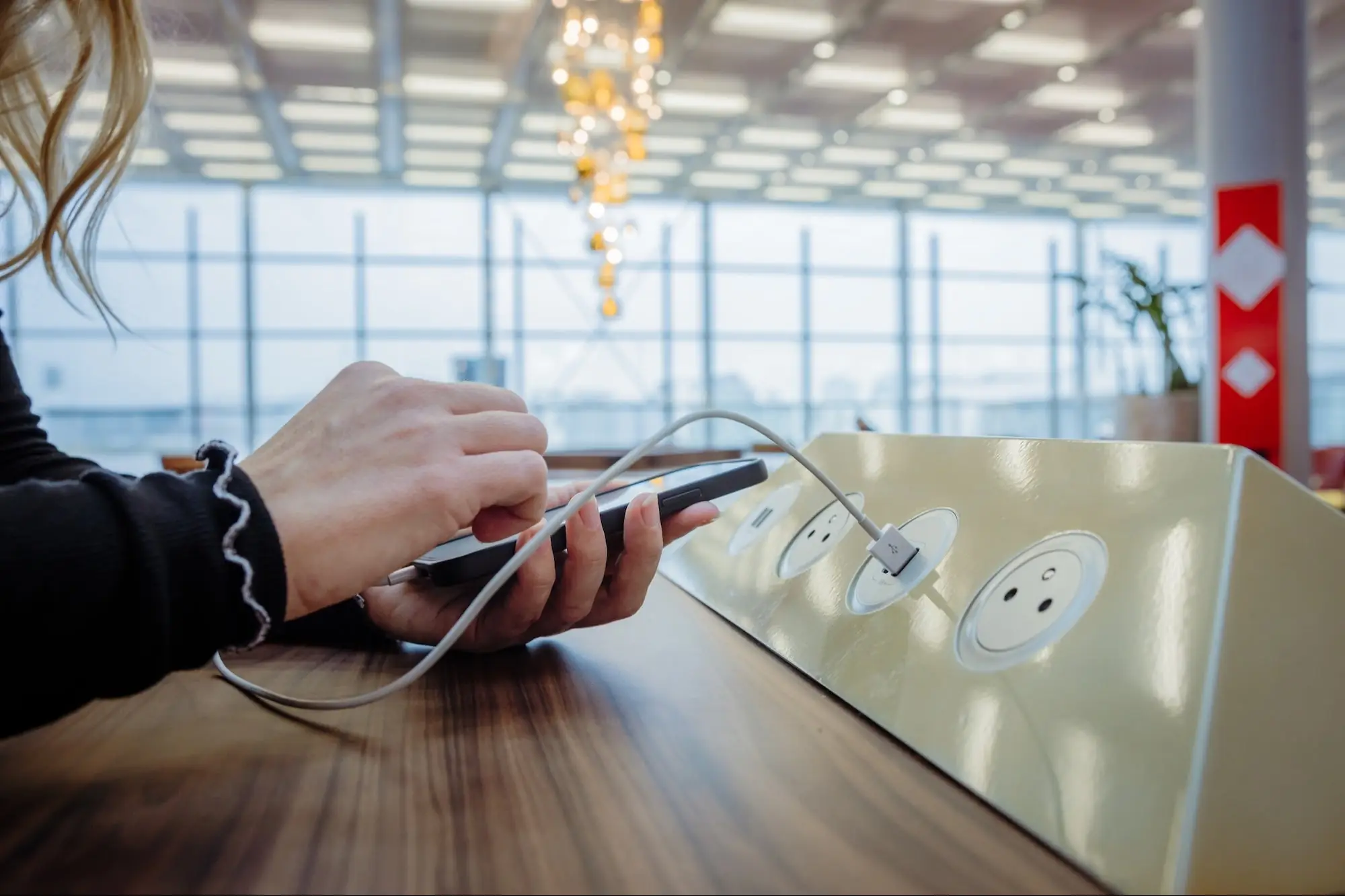 'Juice Jacking': TSA Warns Air Travelers to Protect Themselves from This Growing Security Scam