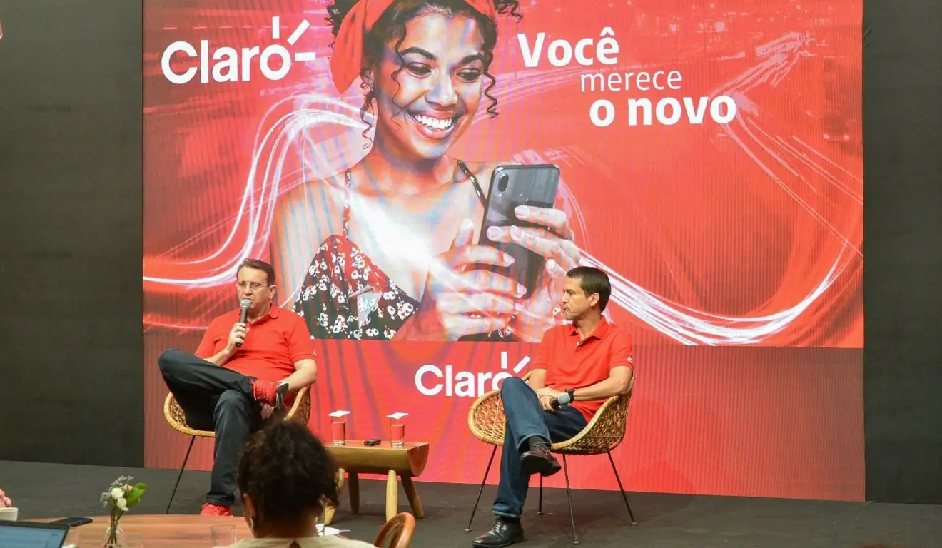 Claro entra na corrida pela IA e inclui ChatGPT Plus em pacotes