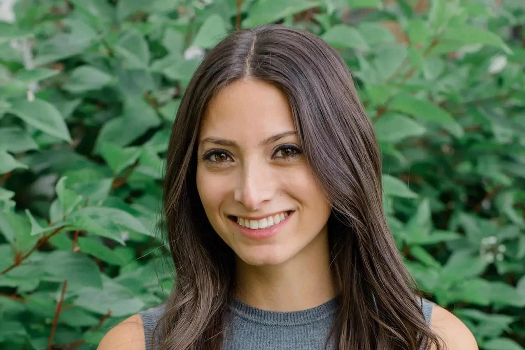 This 29-Year-Old's Side Hustle Brought People 'to the Dark Green Side.' It Made $10,000 Within 2 Days and Sees 6 Figures a Month.