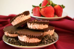 Allergy-Friendly Strawberry Chocolate Cups – Enjoy Life Foods Mini Chips | Enjoy Life Foods